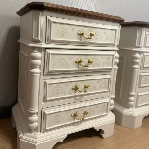 Mesas de Cabeceira Clássico Real