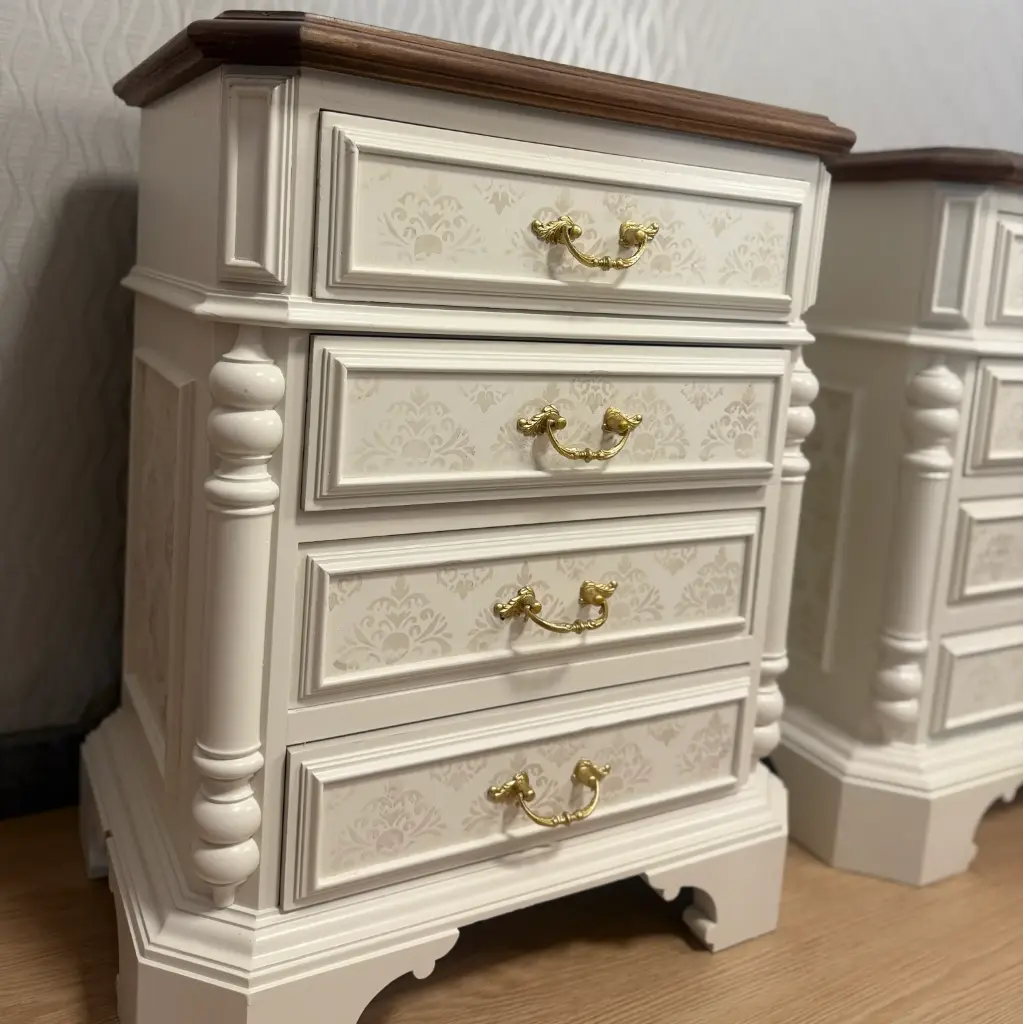 Mesas de Cabeceira Clássico Real